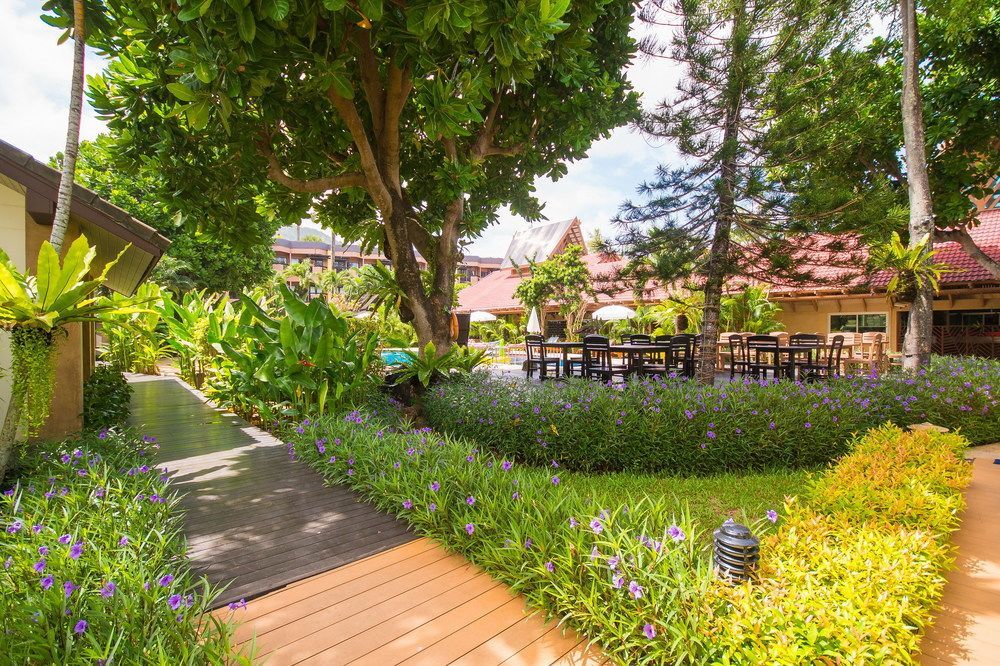 Phuket Island View - Sha Extra Resor Karon